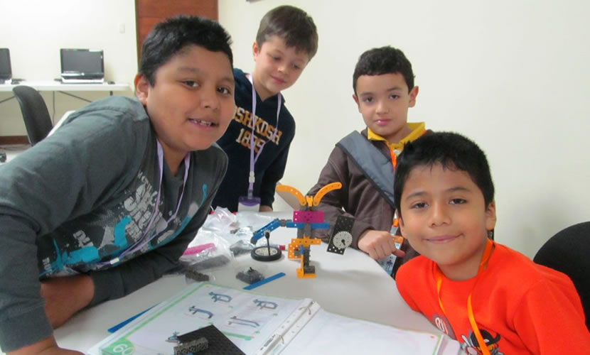 Profesores de robótica en Guatemala